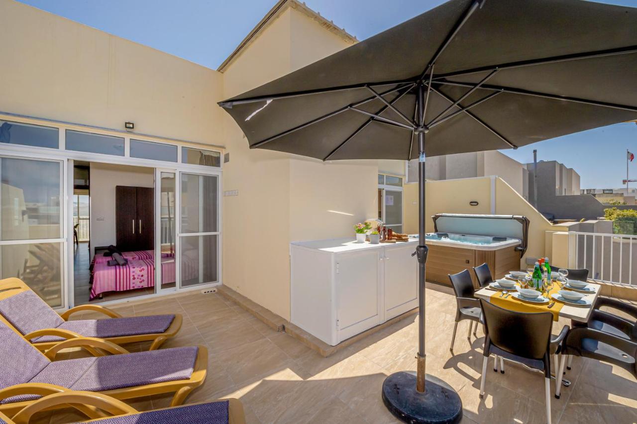 Апартаменты Summer Breeze Penthouse With Private Hot Tub & Terrace With Panoramic Views, By Getawaysmalta