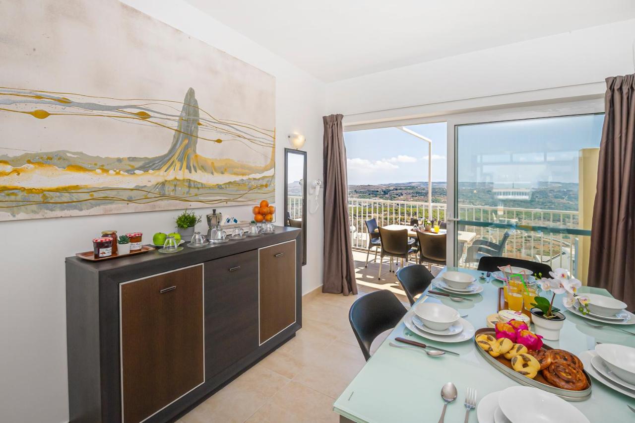 Summer Breeze Penthouse With Private Hot Tub & Terrace With Panoramic Views, By Getawaysmalta Апартаменты *