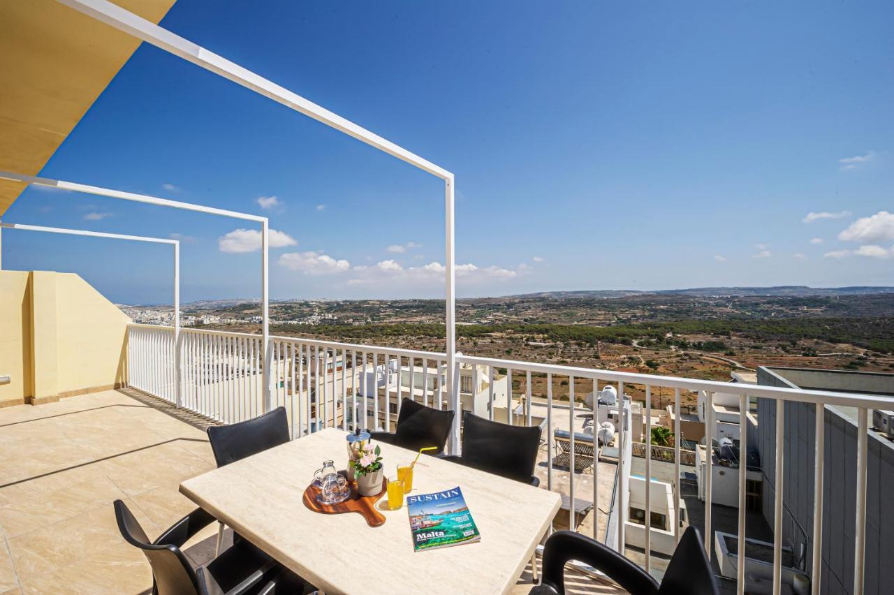 Summer Breeze Penthouse With Private Hot Tub & Terrace With Panoramic Views, By Getawaysmalta